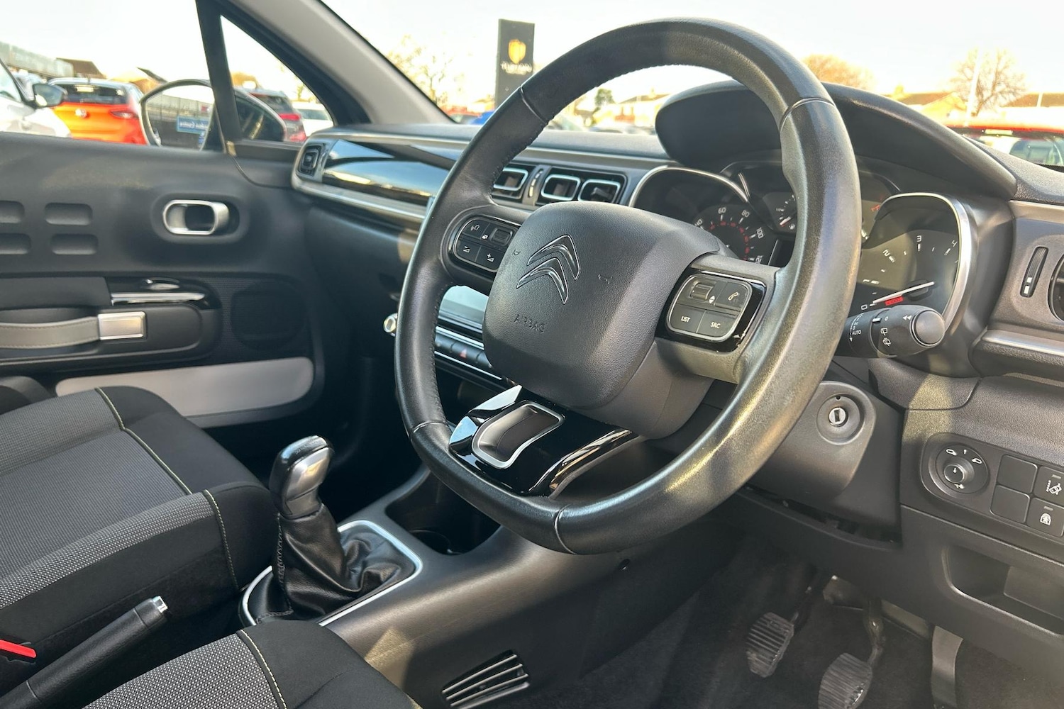 Used Citroen C3 2018 for sale - 76694070: Photo 2