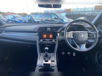 Used Honda Civic 2017 for sale - 76373537: Photo