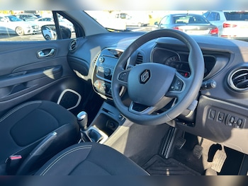 Used Renault Captur 2018 for sale - 76390832: Photo