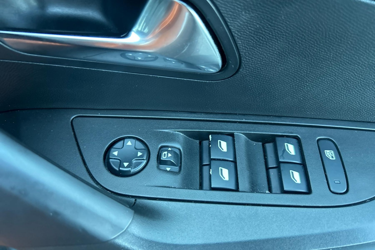 Used Peugeot 2008 2021 for sale - 76411526: Photo 15