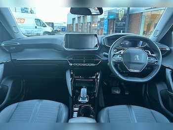 Used Peugeot 2008 2021 for sale - 76411526: Photo