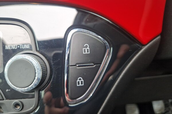 Used Vauxhall ADAM 2015 for sale - 76044862: Photo 15
