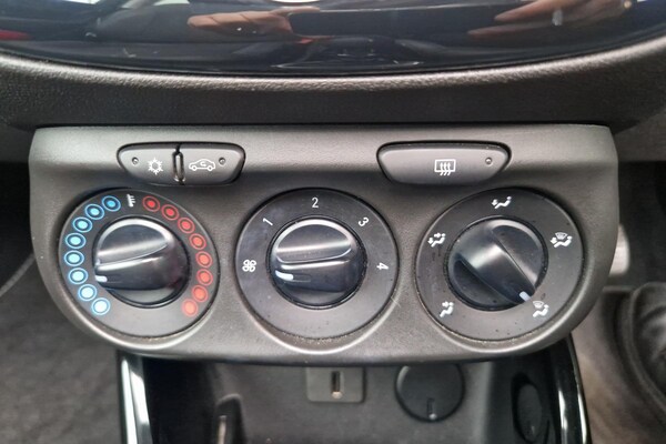 Used Vauxhall ADAM 2015 for sale - 76044862: Photo 23