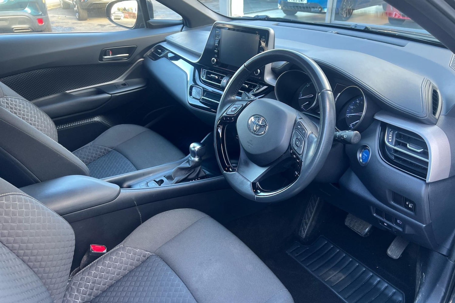 Used Toyota C-HR 2021 for sale - 77196290: Photo 2