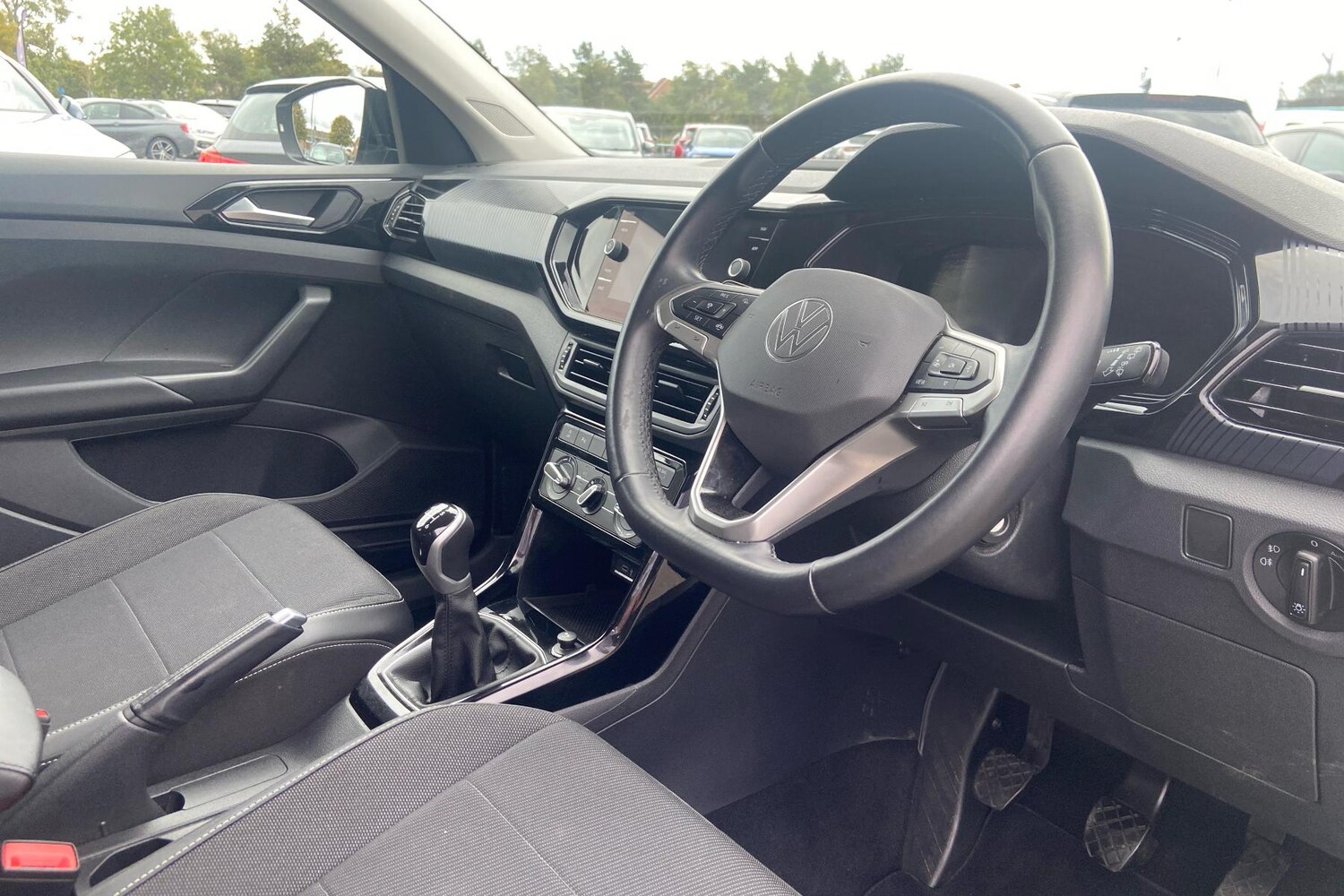 Used Volkswagen T-Cross 2022 for sale - 76063108: Photo 2