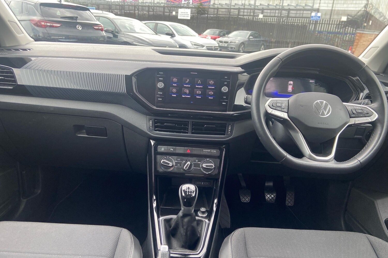 Used Volkswagen T-Cross 2022 for sale - 76063108: Photo 4