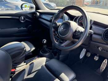 Used MINI Hatch 2019 for sale - 74730242: Photo