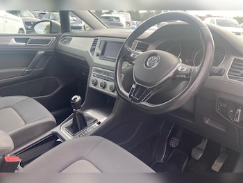 Used Volkswagen Golf SV 2015 for sale - 75632071: Photo