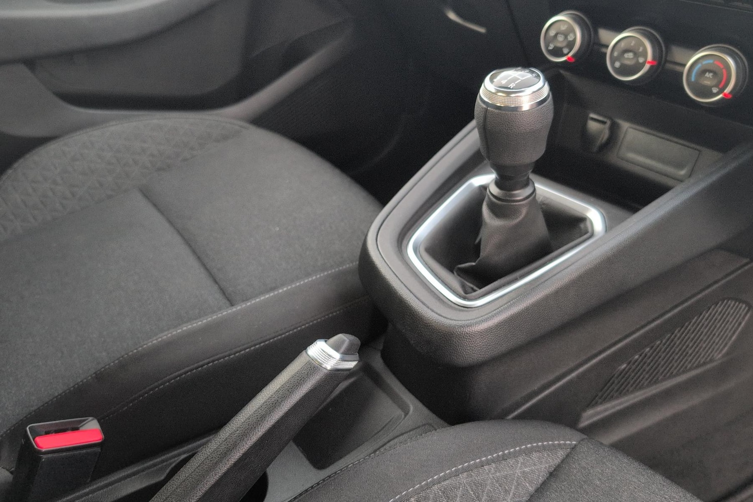 Used Renault Clio 2020 for sale - 77219960: Photo 14