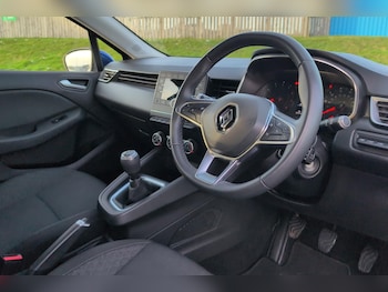 Used Renault Clio 2020 for sale - 77219960: Photo