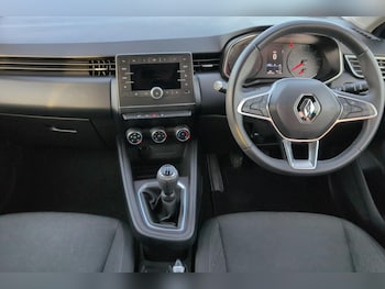 Used Renault Clio 2020 for sale - 77219960: Photo