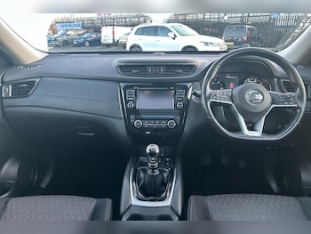 Used Nissan X-Trail 2018 for sale - 76968250: Photo
