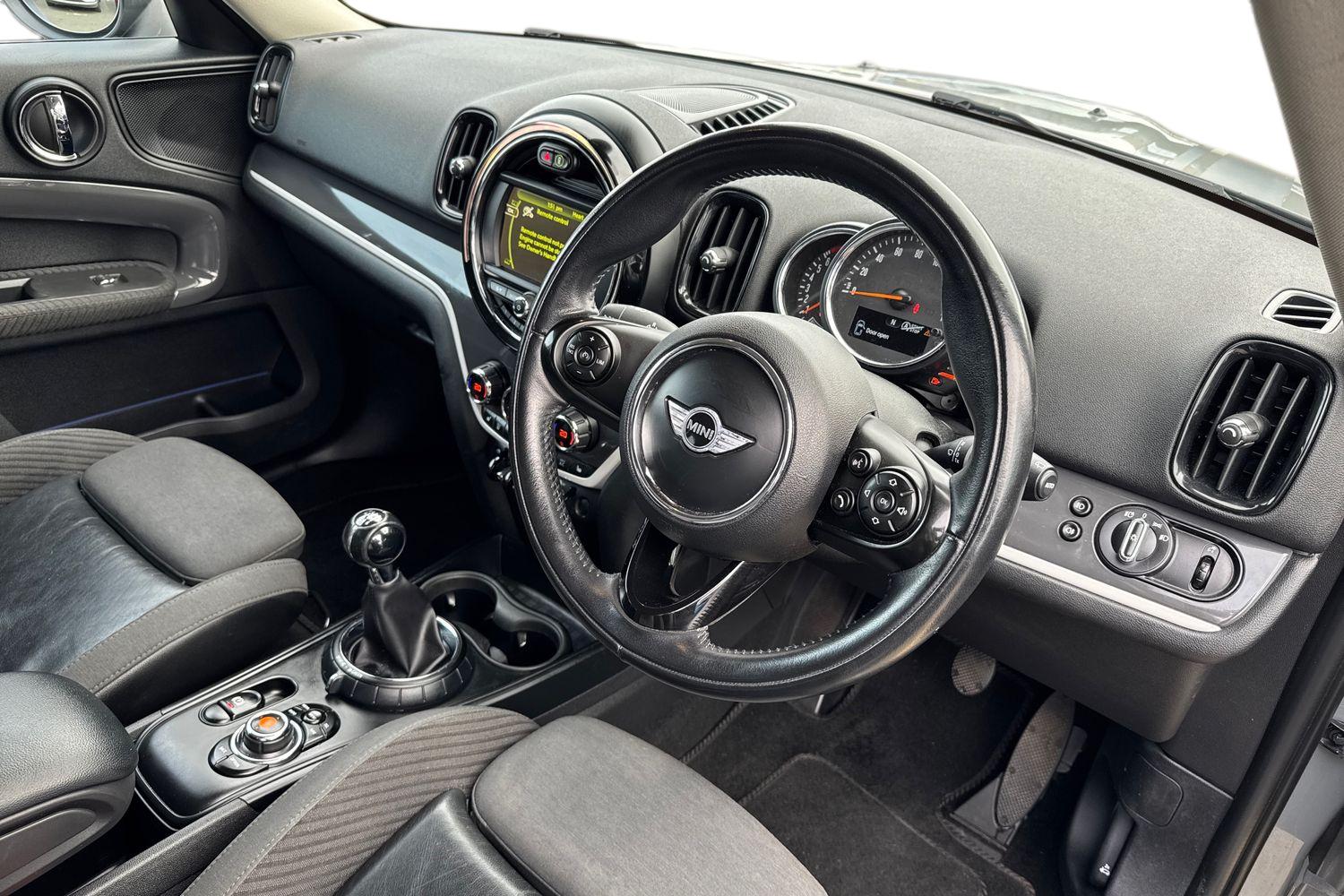 Used MINI Countryman 2017 for sale - 77961338: Photo 2