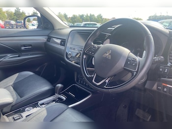 Used Mitsubishi Outlander  for sale - 75452452: Photo