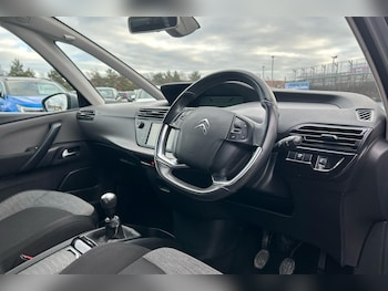 Used Citroen C4 Picasso 2017 for sale - 76968227: Photo