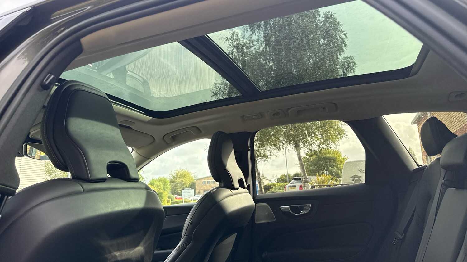 Used Volvo XC60 2022 for sale - 75922399: Photo 32