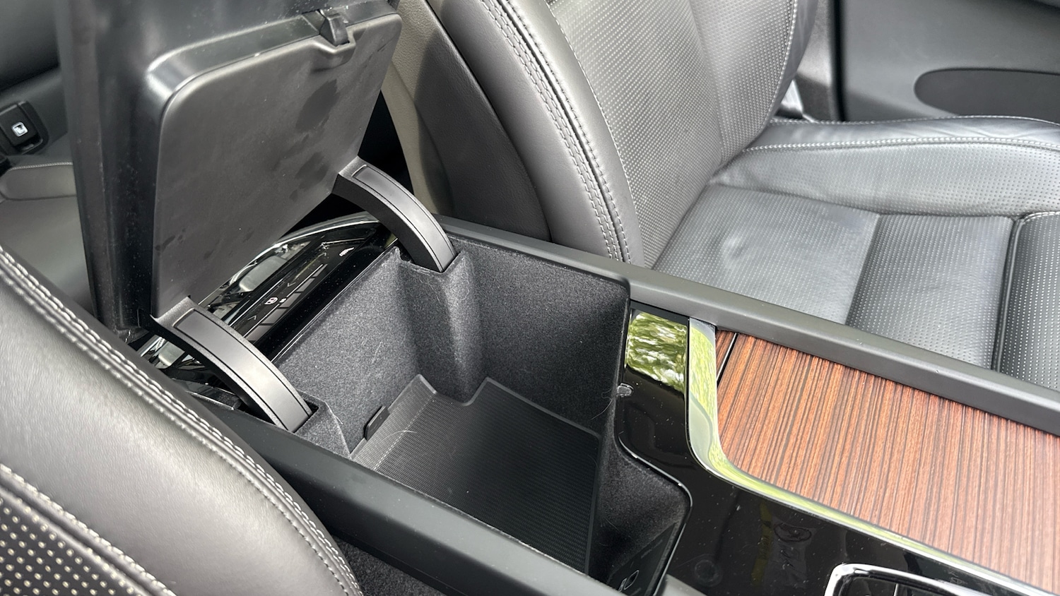 Used Volvo XC60 2022 for sale - 75922399: Photo 45