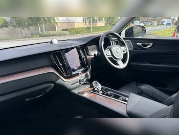 Used Volvo XC60 2022 for sale - 75922399: Photo
