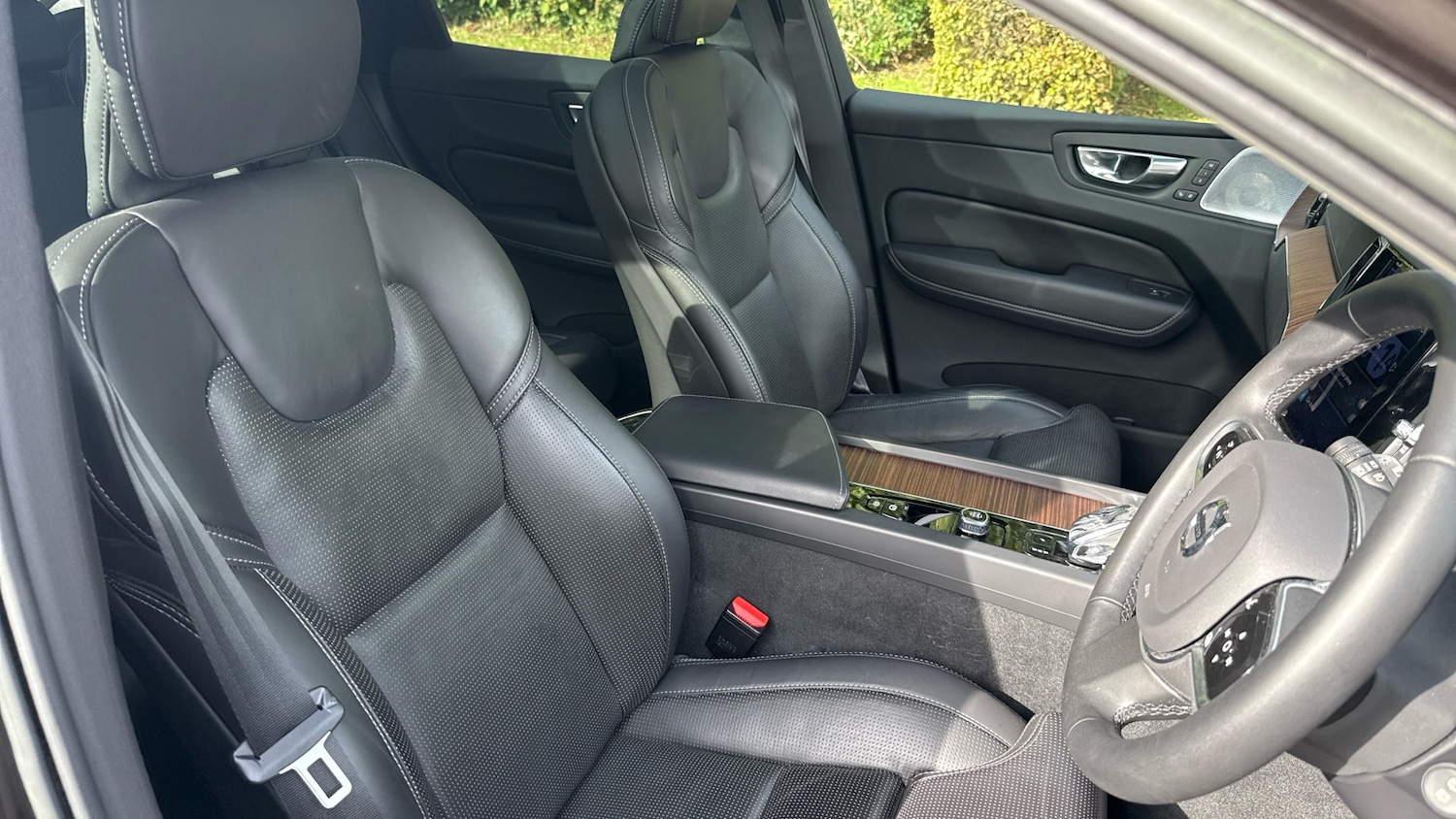 Used Volvo XC60 2022 for sale - 75922399: Photo 9