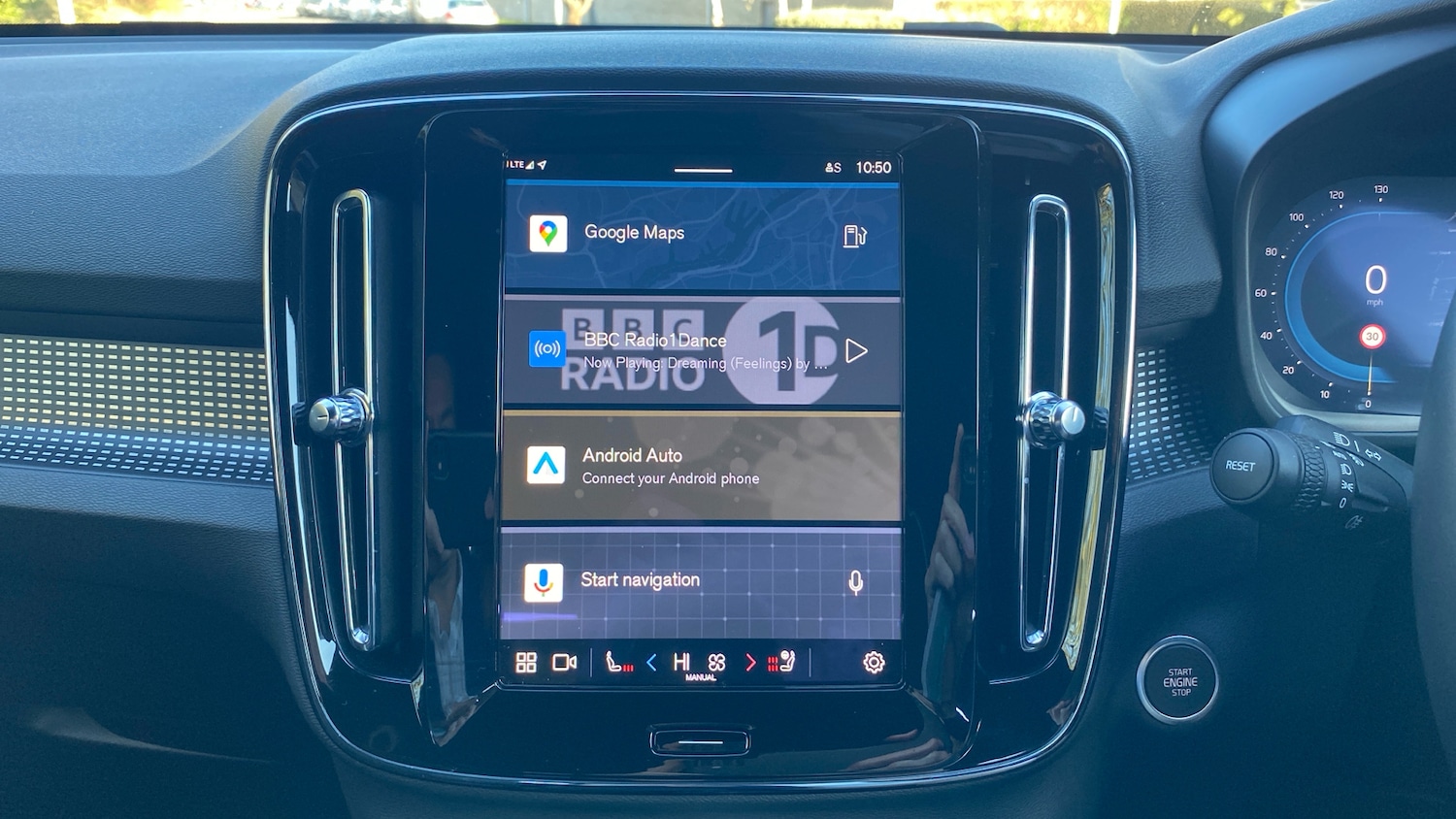 Used Volvo XC40 2024 for sale - 76653327: Photo 12