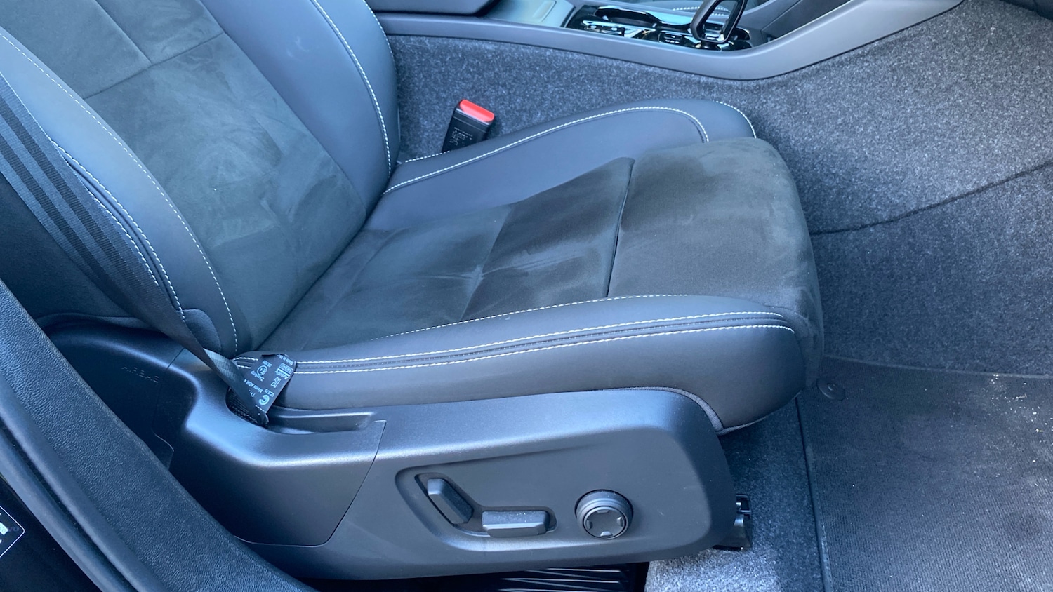 Used Volvo XC40 2024 for sale - 76653327: Photo 30