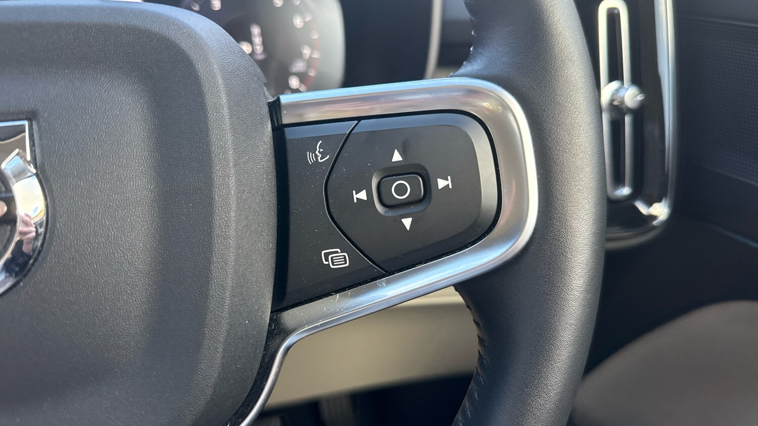 Used Volvo XC40 2020 for sale - 76653230: Photo 19