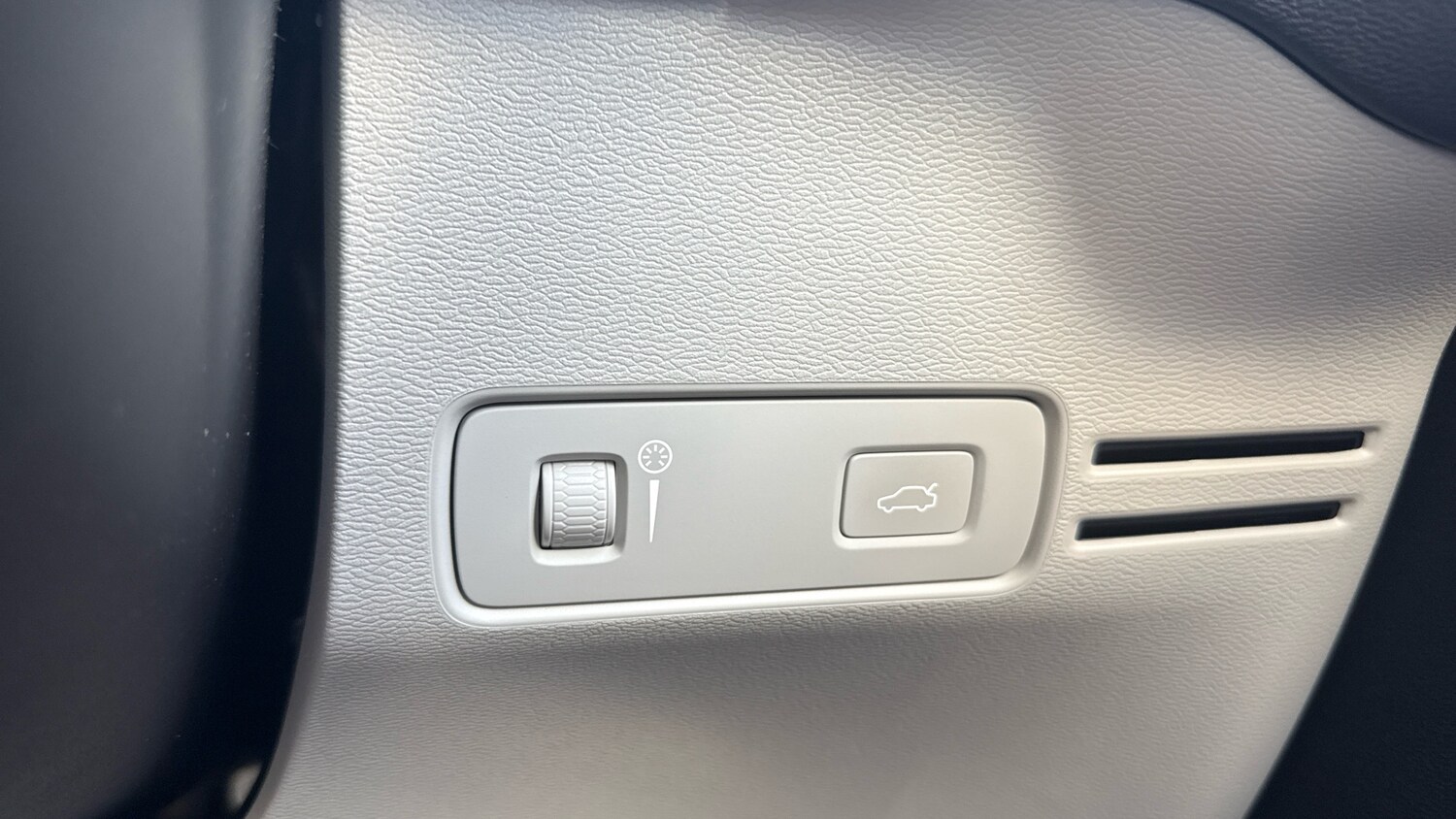 Used Volvo XC40 2020 for sale - 76653230: Photo 34