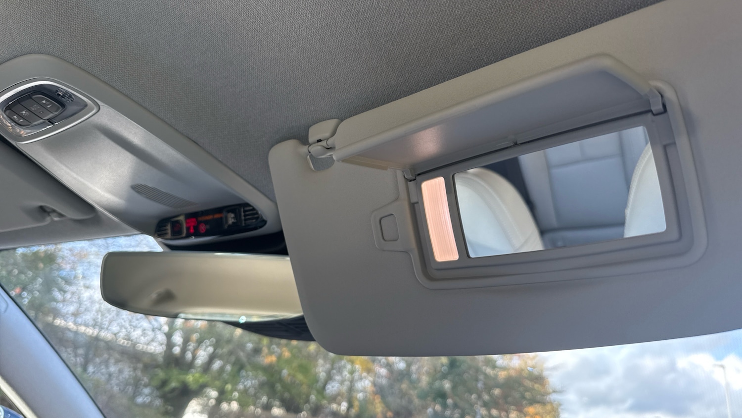 Used Volvo XC40 2020 for sale - 76653230: Photo 37