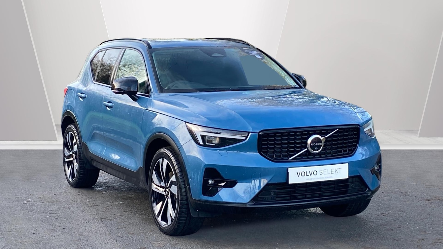 Used Volvo XC40 2025 for sale - 76979669: Photo 1