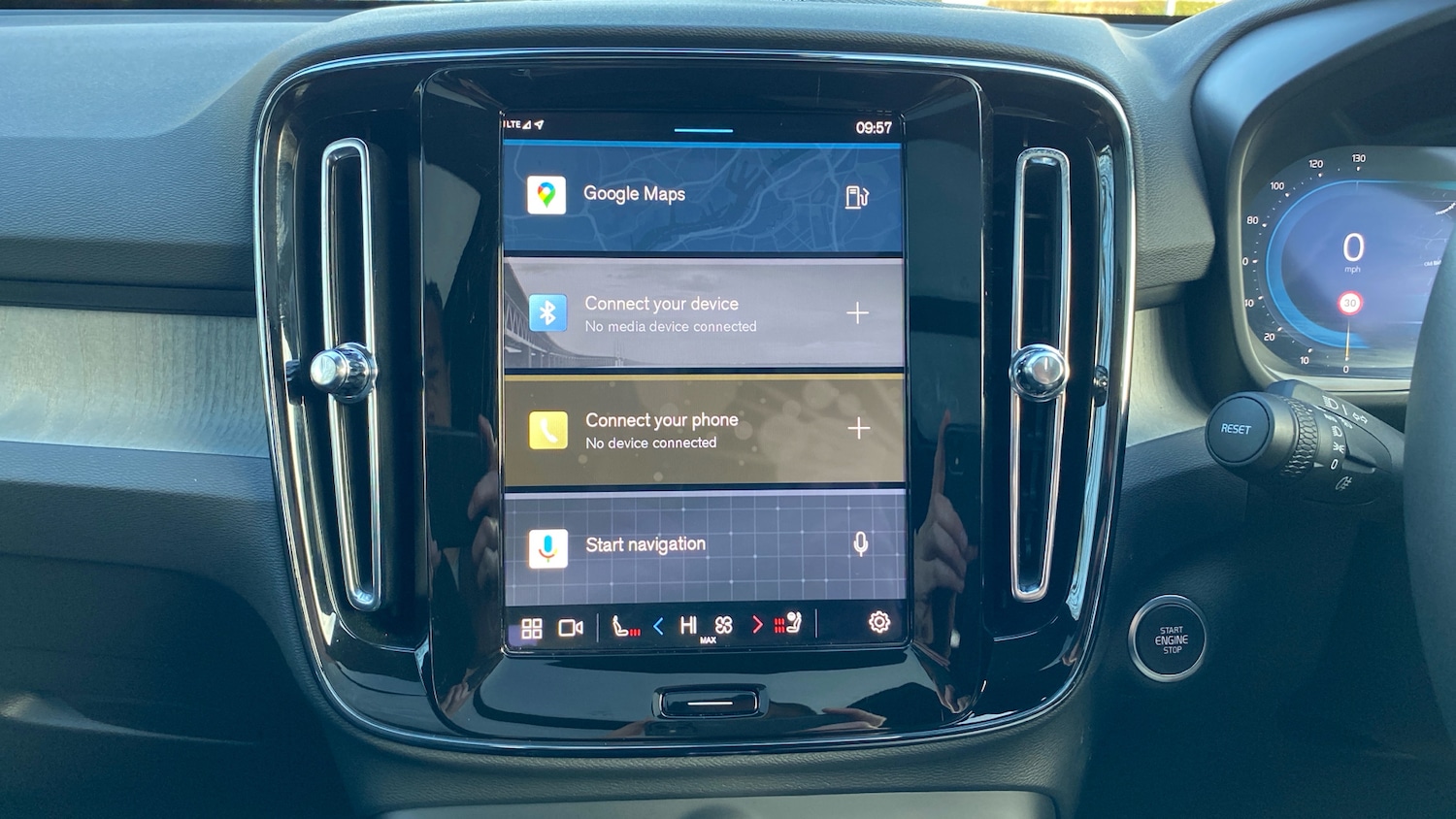 Used Volvo XC40 2025 for sale - 76979669: Photo 17