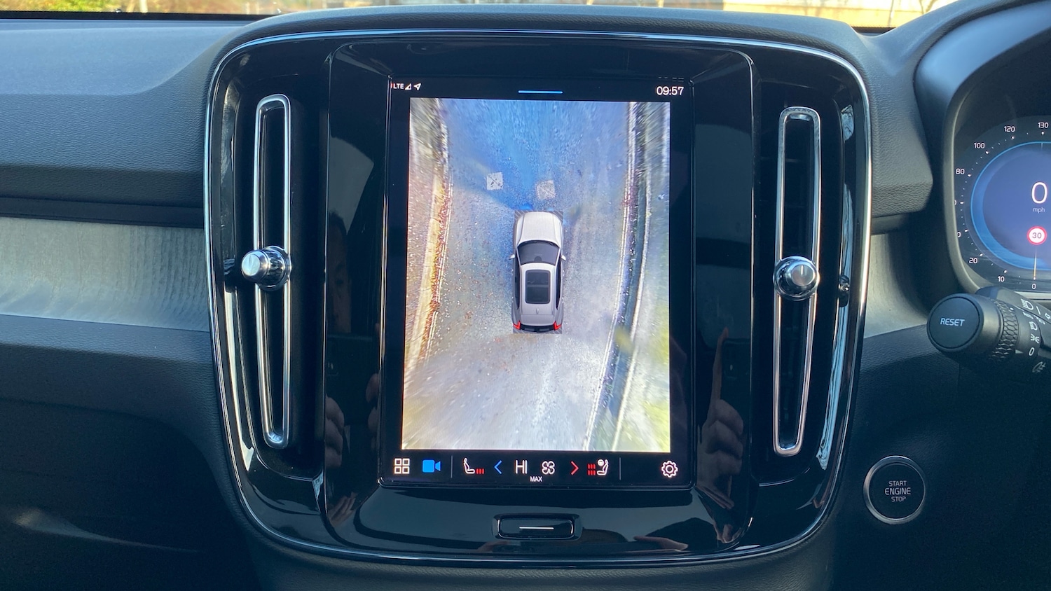 Used Volvo XC40 2025 for sale - 76979669: Photo 19