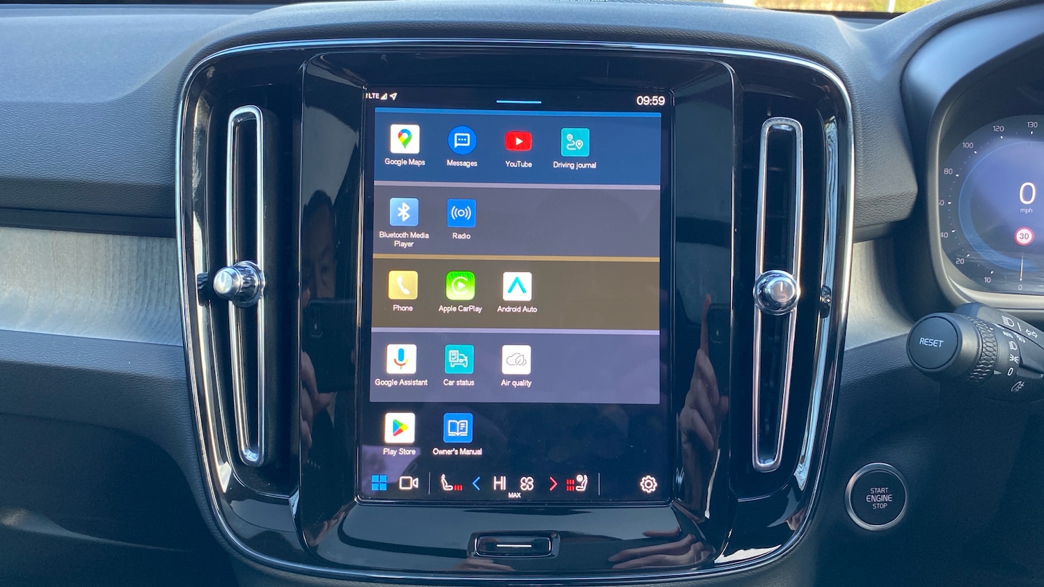 Used Volvo XC40 2025 for sale - 76979669: Photo 38