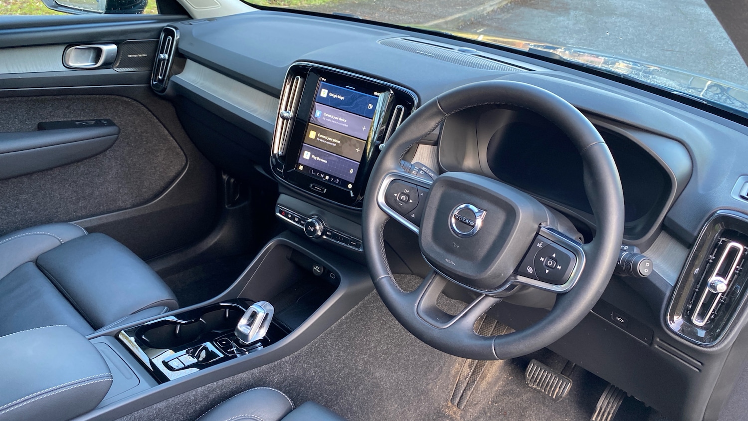 Used Volvo XC40 2025 for sale - 76979669: Photo 4