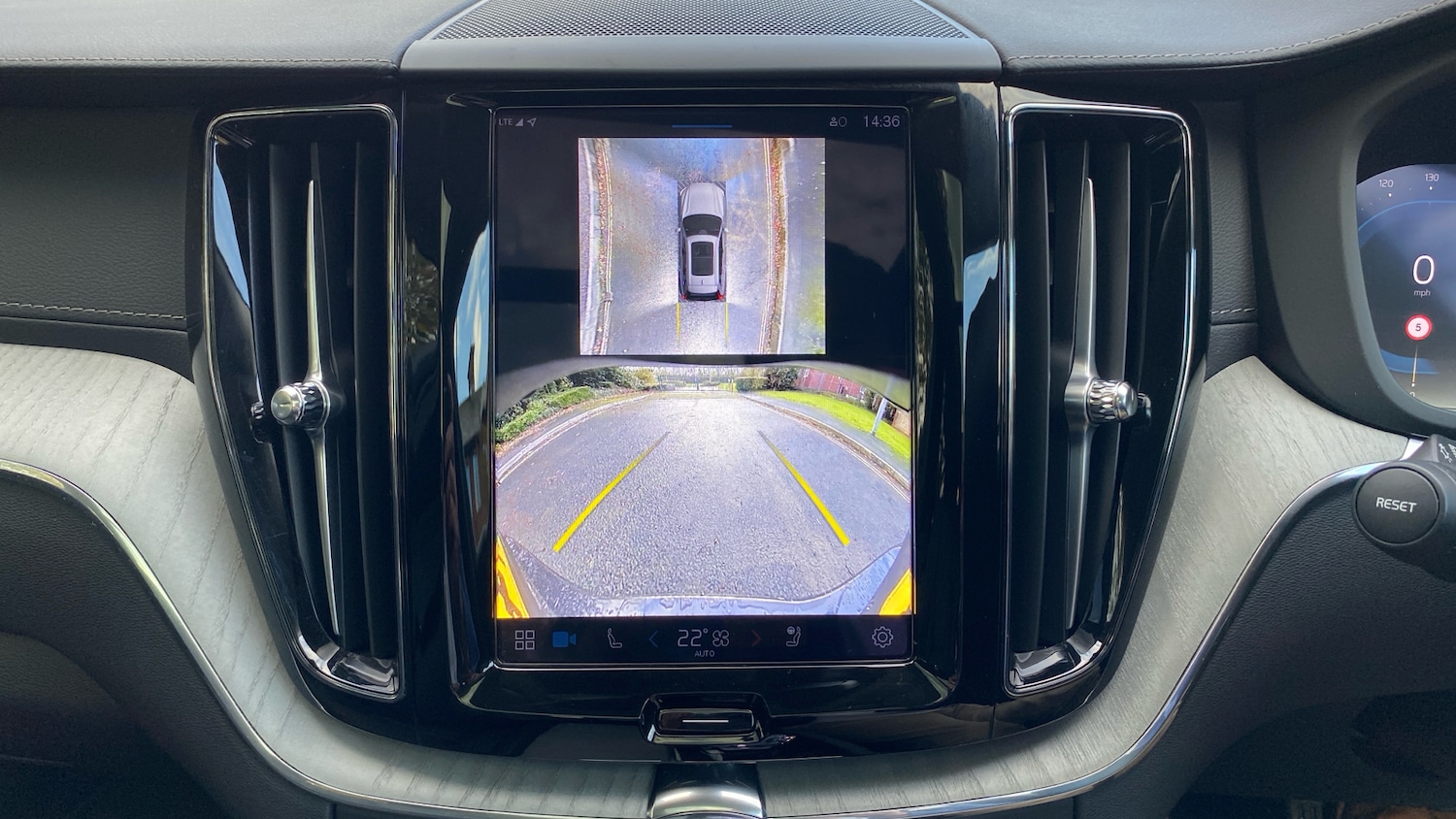 Used Volvo XC60 2025 for sale - 76653190: Photo 32