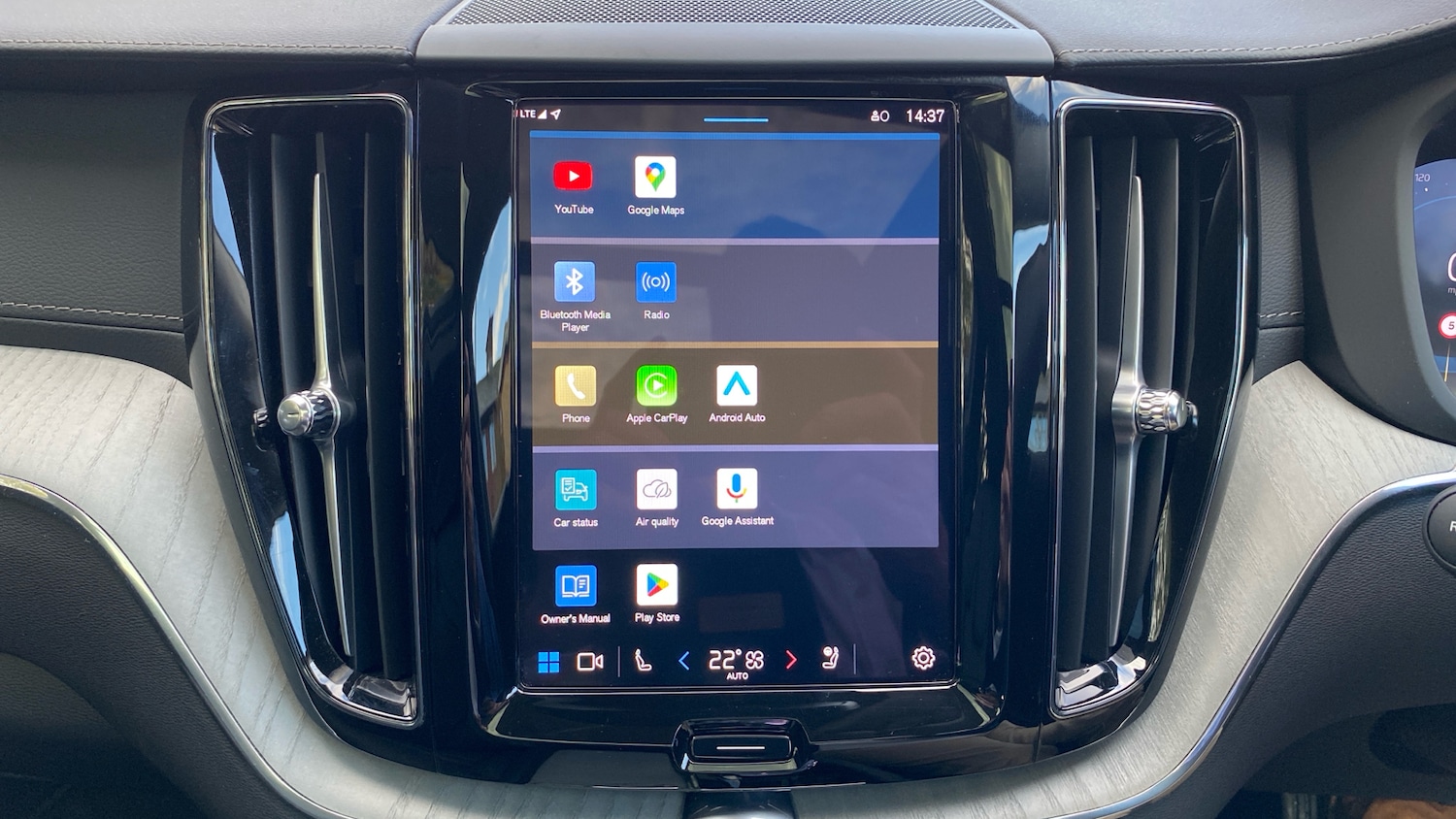 Used Volvo XC60 2025 for sale - 76653190: Photo 40