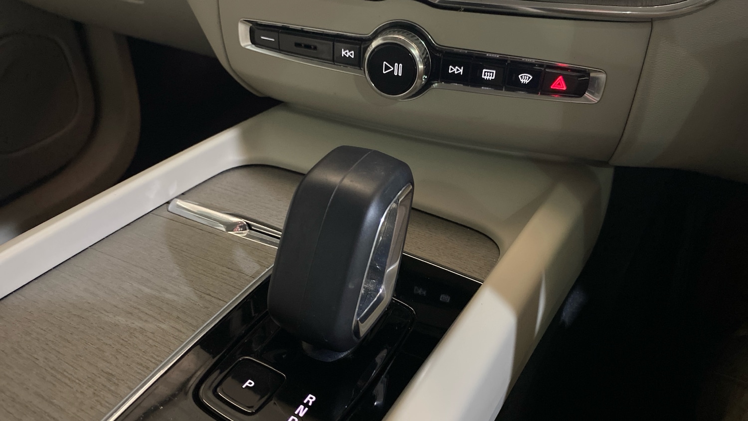 Used Volvo XC60 2023 for sale - 76653197: Photo 14