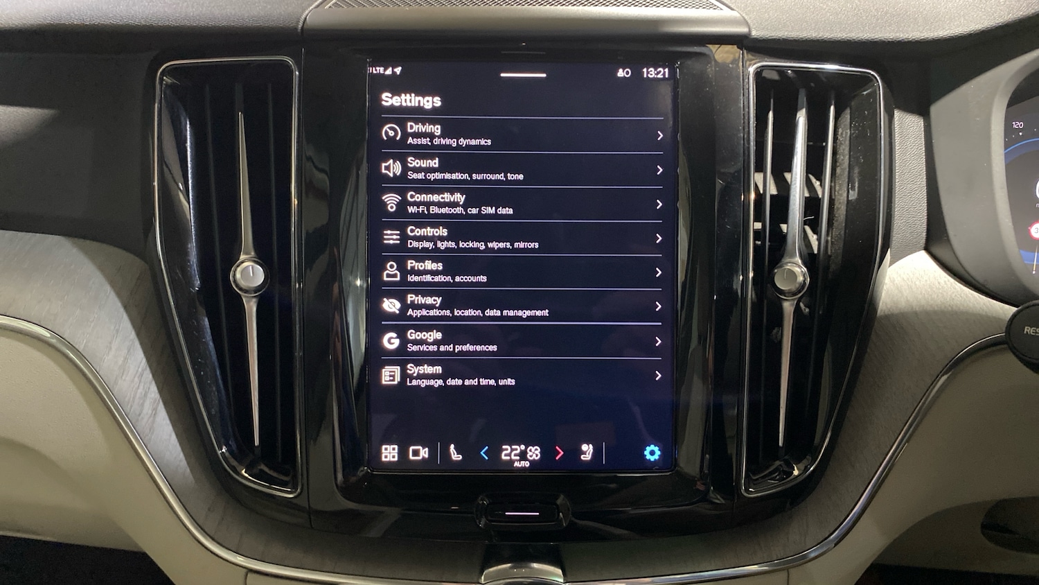 Used Volvo XC60 2023 for sale - 76653197: Photo 21