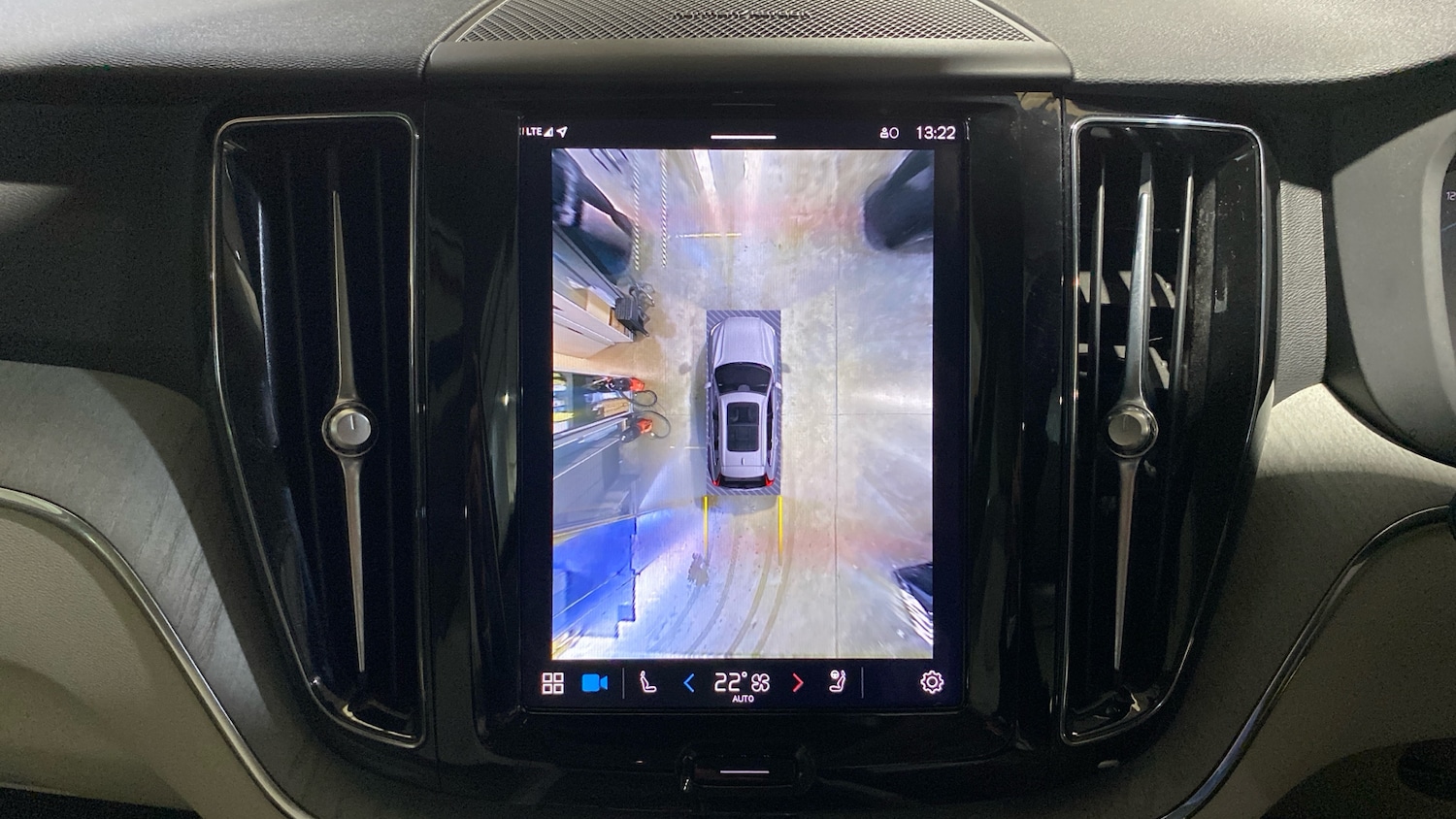 Used Volvo XC60 2023 for sale - 76653197: Photo 32