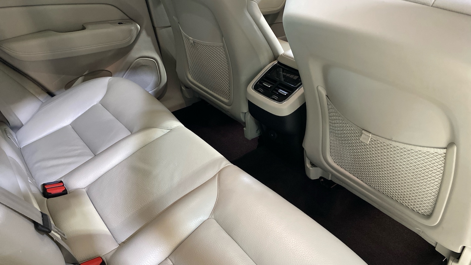 Used Volvo XC60 2023 for sale - 76653197: Photo 33