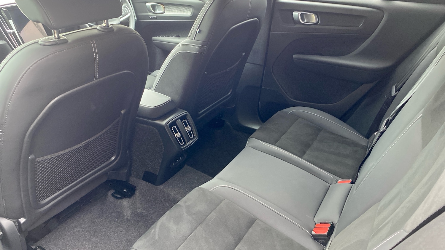 Used Volvo XC40 2025 for sale - 76653323: Photo 10