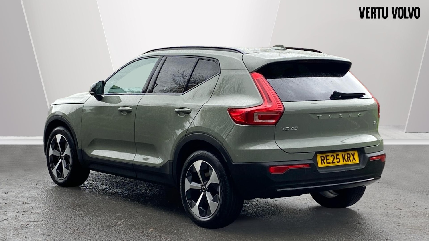 Used Volvo XC40 2025 for sale - 76653323: Photo 2