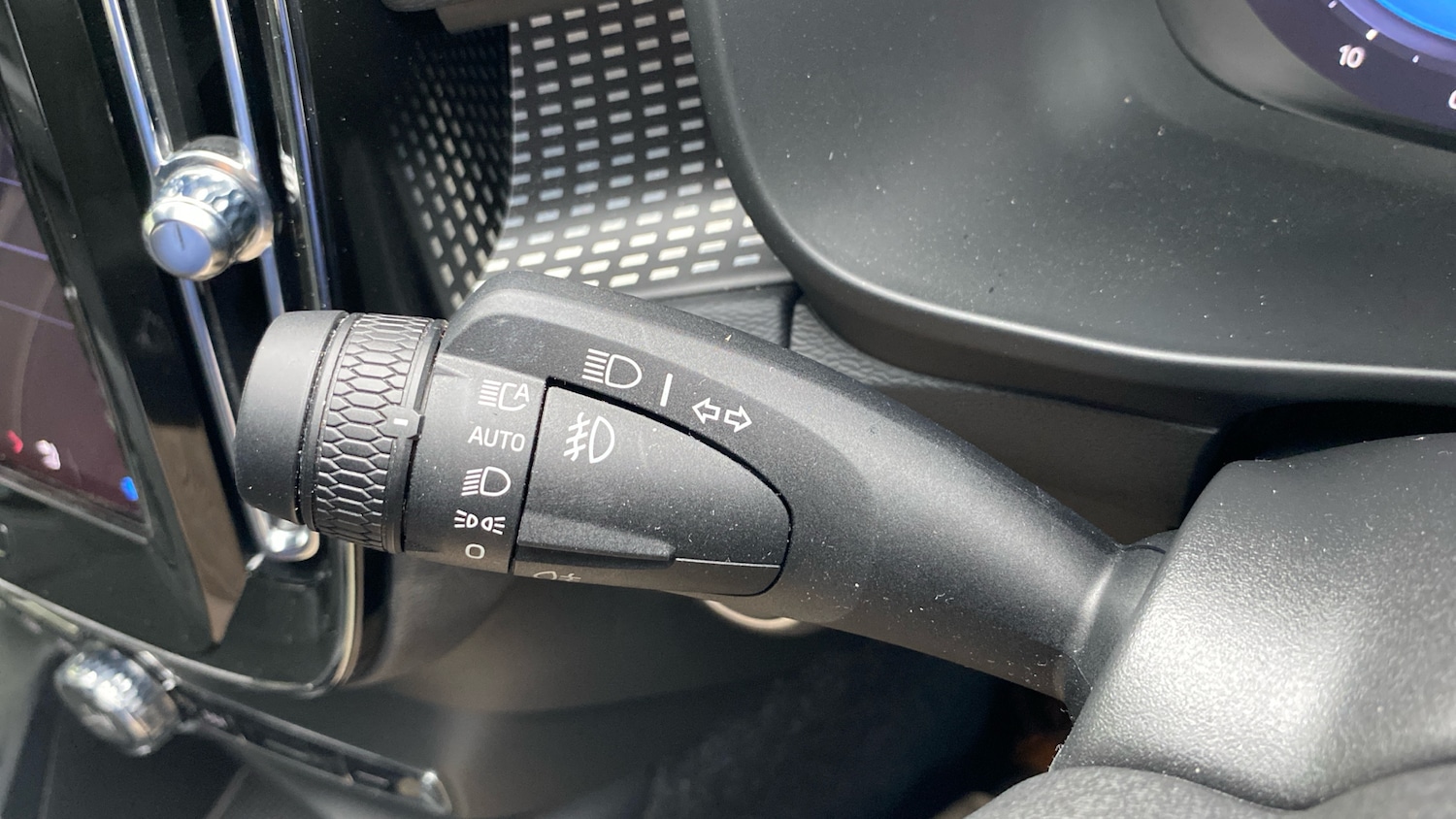 Used Volvo XC40 2025 for sale - 76653323: Photo 24