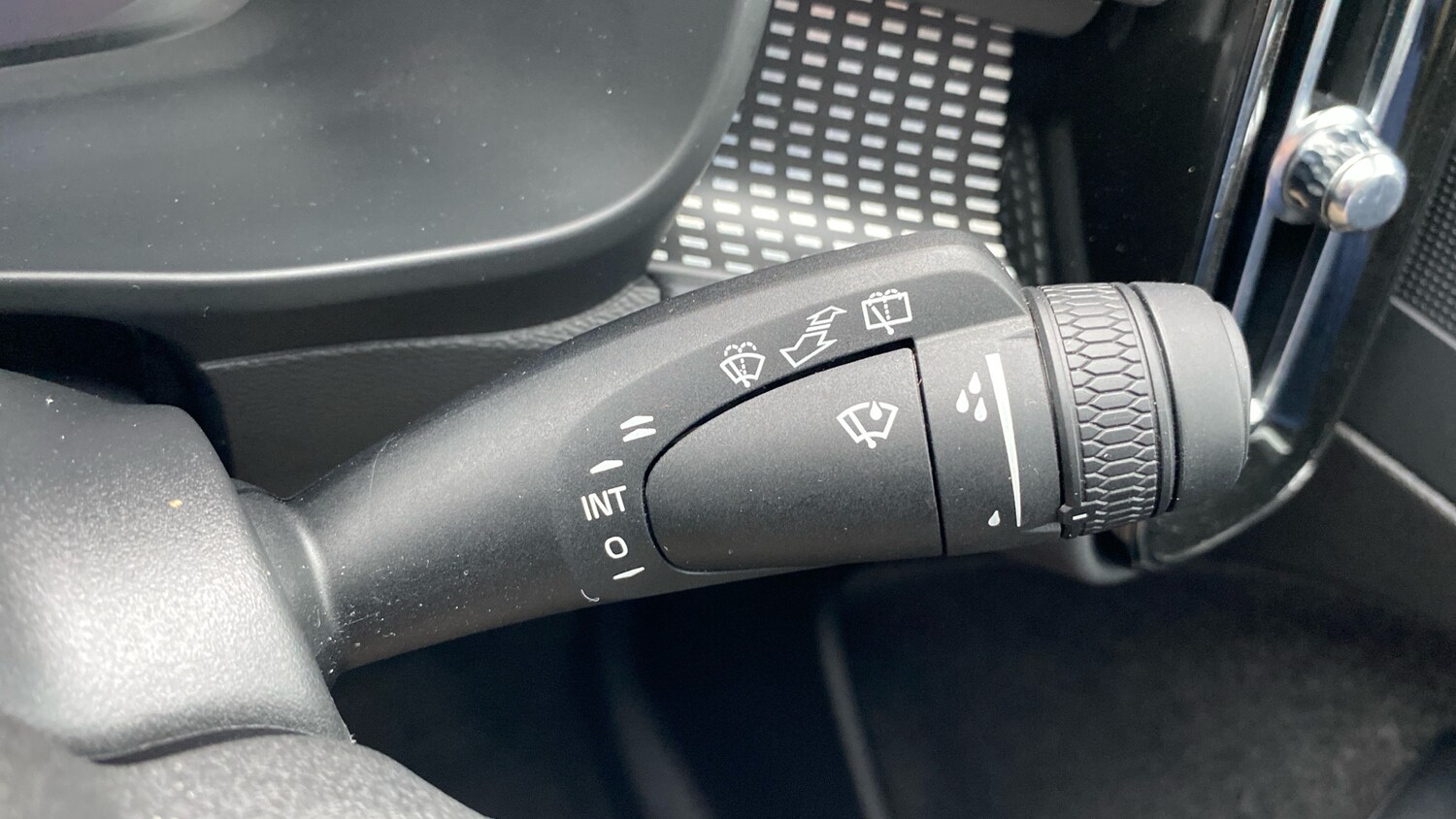 Used Volvo XC40 2025 for sale - 76653323: Photo 25