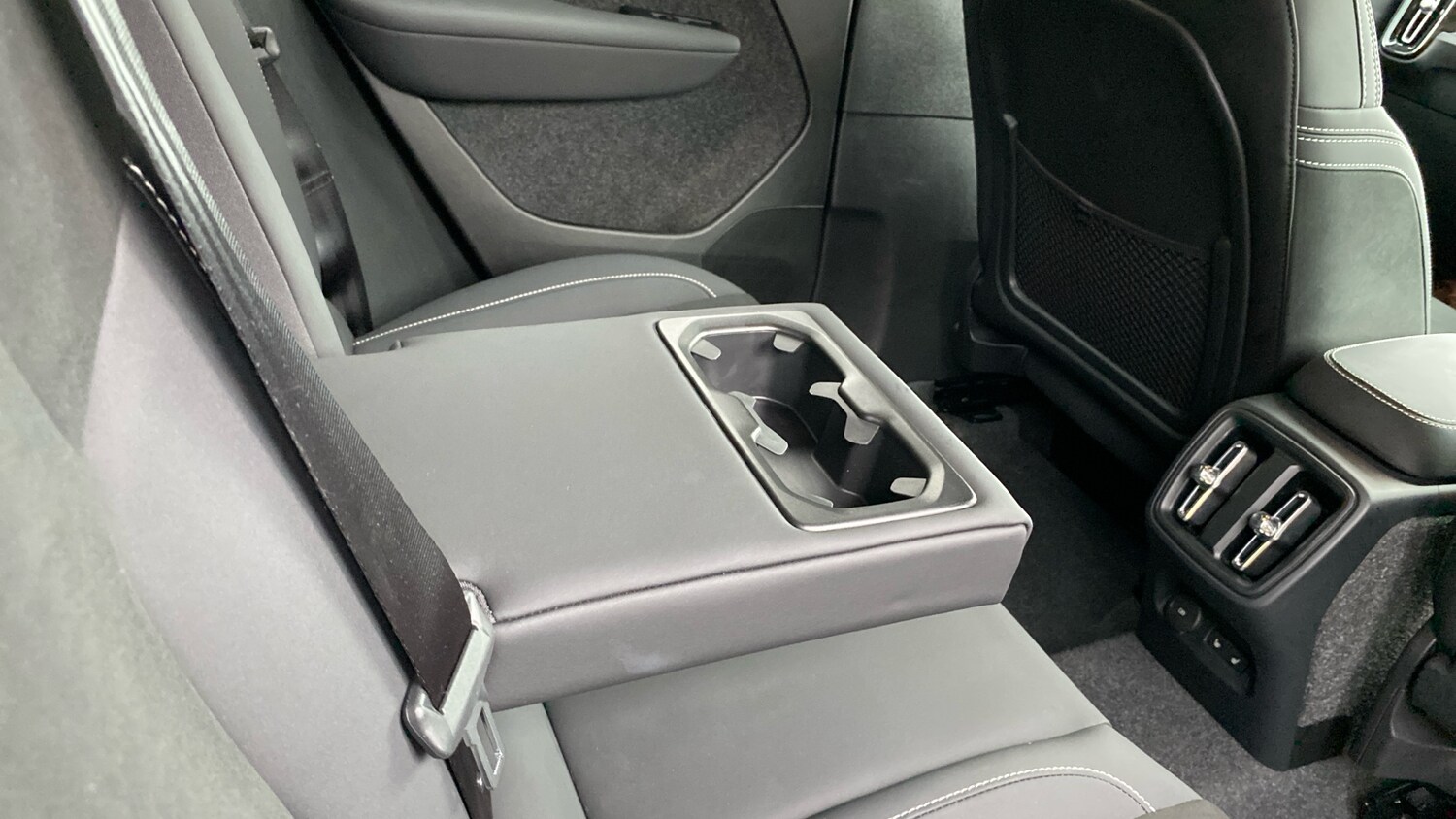 Used Volvo XC40 2025 for sale - 76653323: Photo 26