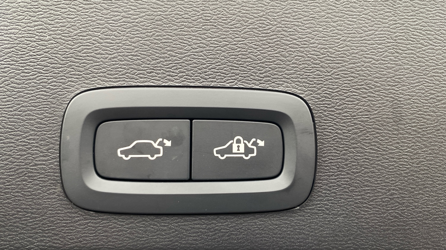 Used Volvo XC40 2025 for sale - 76653323: Photo 50