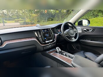 Used Volvo XC60 2023 for sale - 75783433: Photo