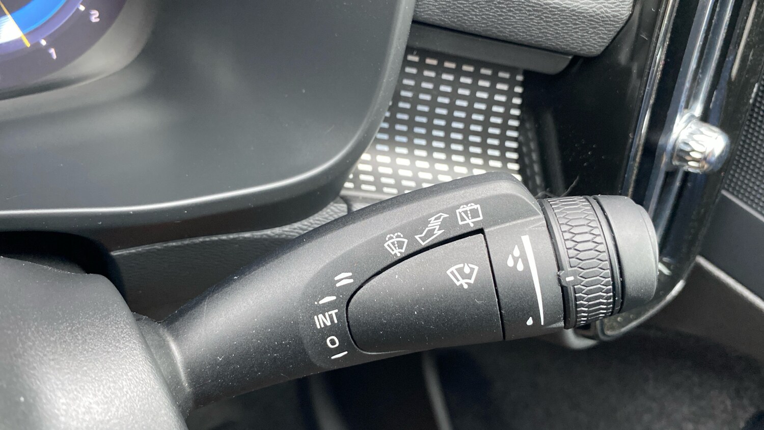 Used Volvo XC40 2025 for sale - 76653234: Photo 23