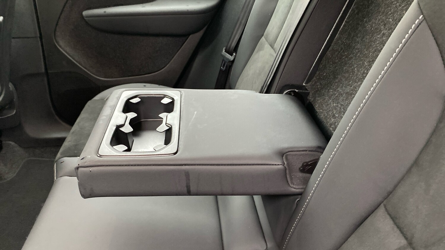 Used Volvo XC40 2025 for sale - 76653234: Photo 34