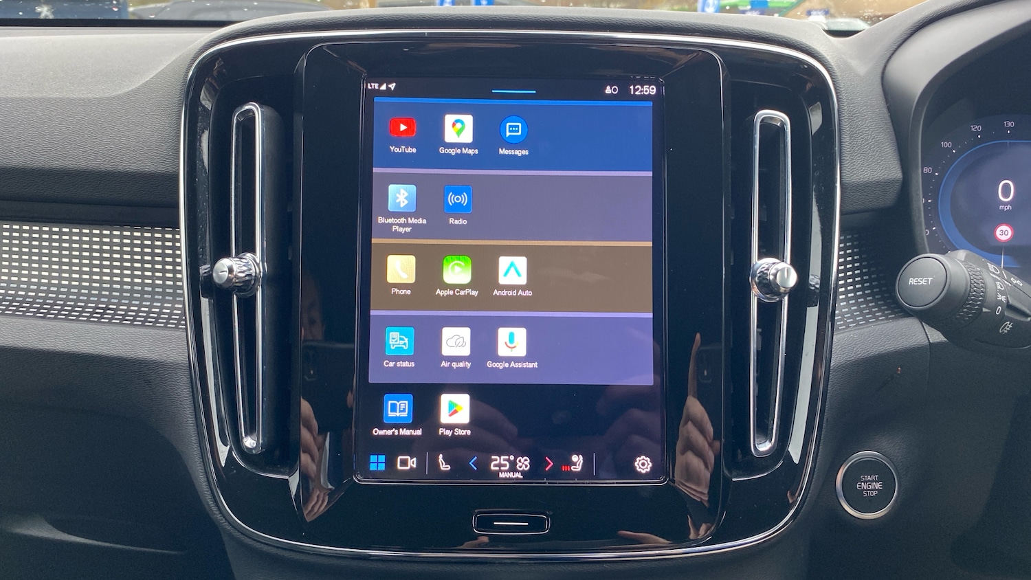 Used Volvo XC40 2025 for sale - 76653234: Photo 44