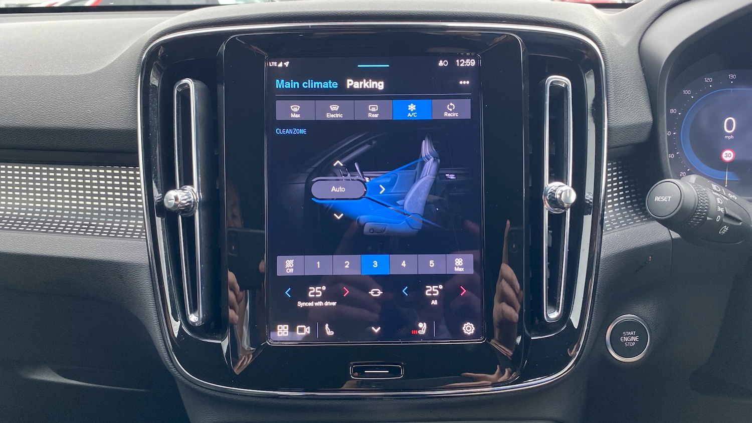 Used Volvo XC40 2025 for sale - 76653234: Photo 46